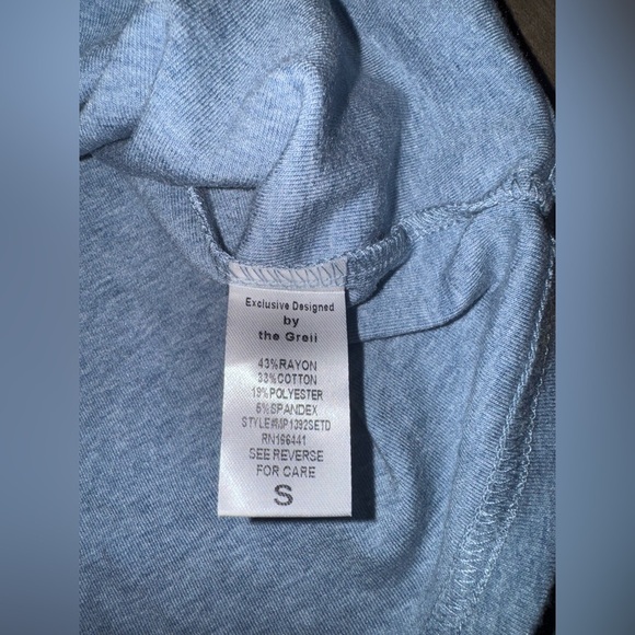 Korye Women’s Blue Long Sleeve Top Exclusively Designed by the Greii Size Small - Picture 5 of 6